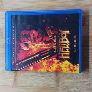 DVD: HellBoy ( Bluray & DVD)